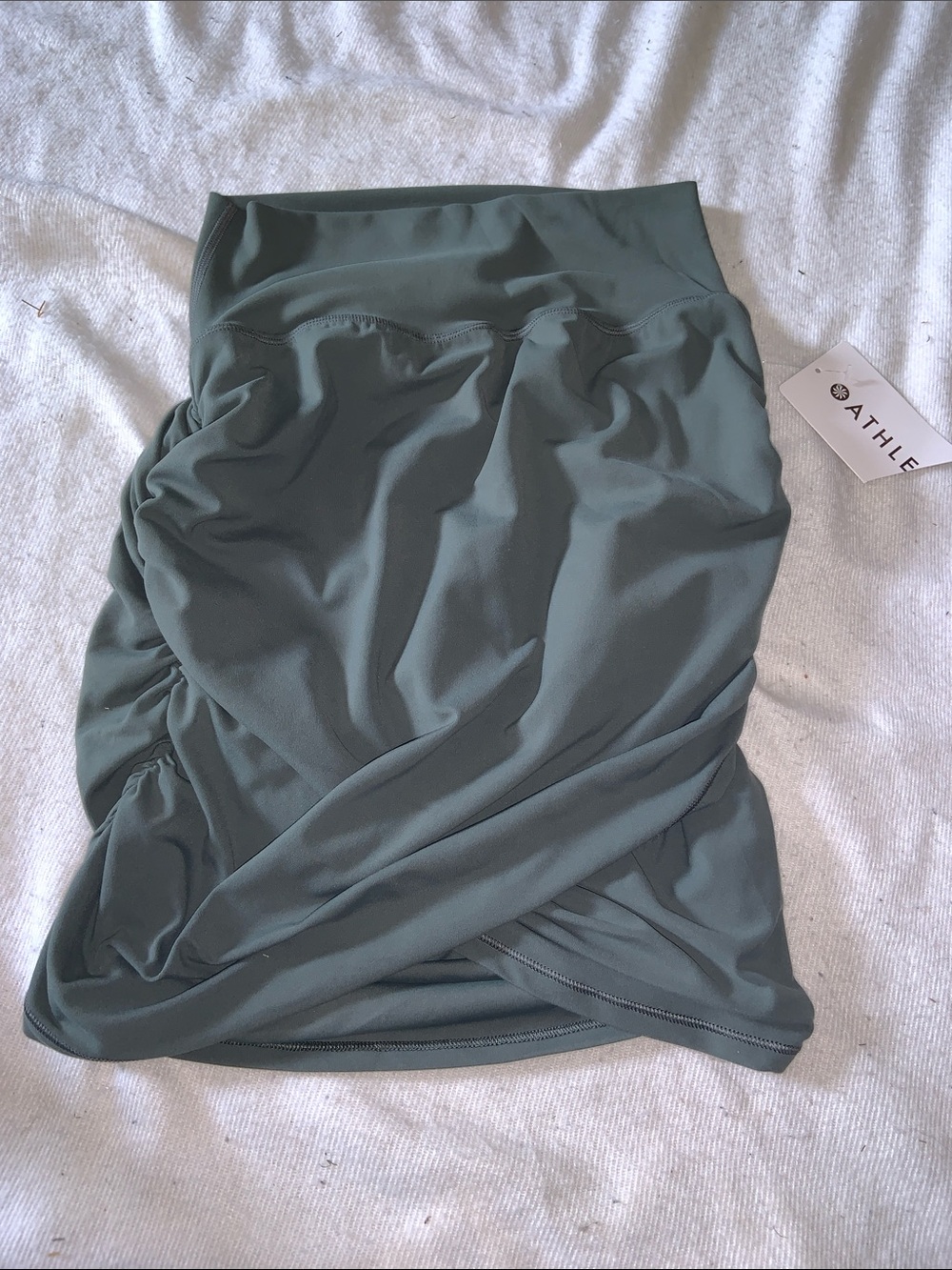 Athleta transcend Sage Green Ruched Active Mini Skirt/skort size small nwt